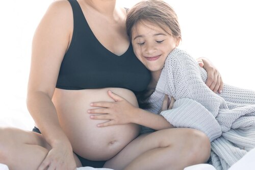 Natural Ways to Induce Labor: Safe & Effective Methods