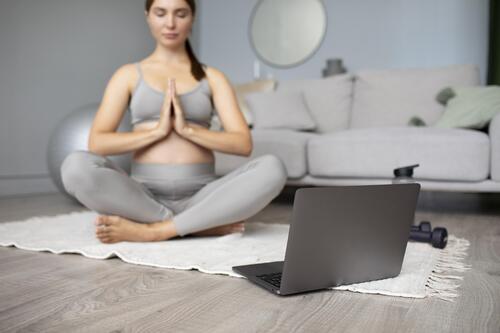 Prenatal Yoga Spotlight: How to Safely Practice the Churning Mill Pose