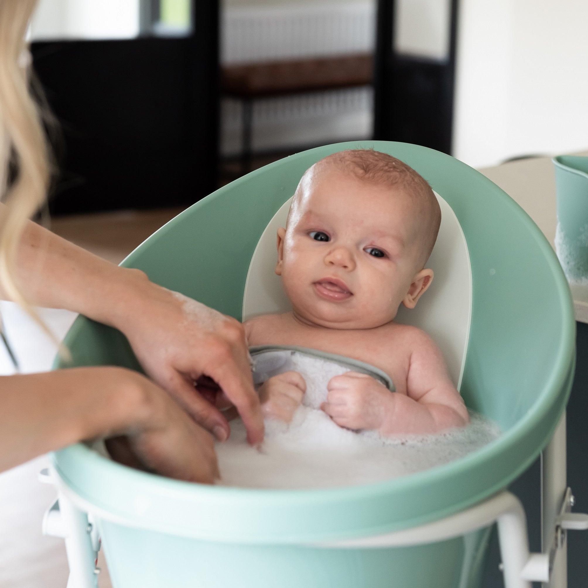 Shnuggle Baby Bath | Newborn baby bath Support with Bum Bump | Compact Bathtub for babies | Bath Seat Suitable from Birth