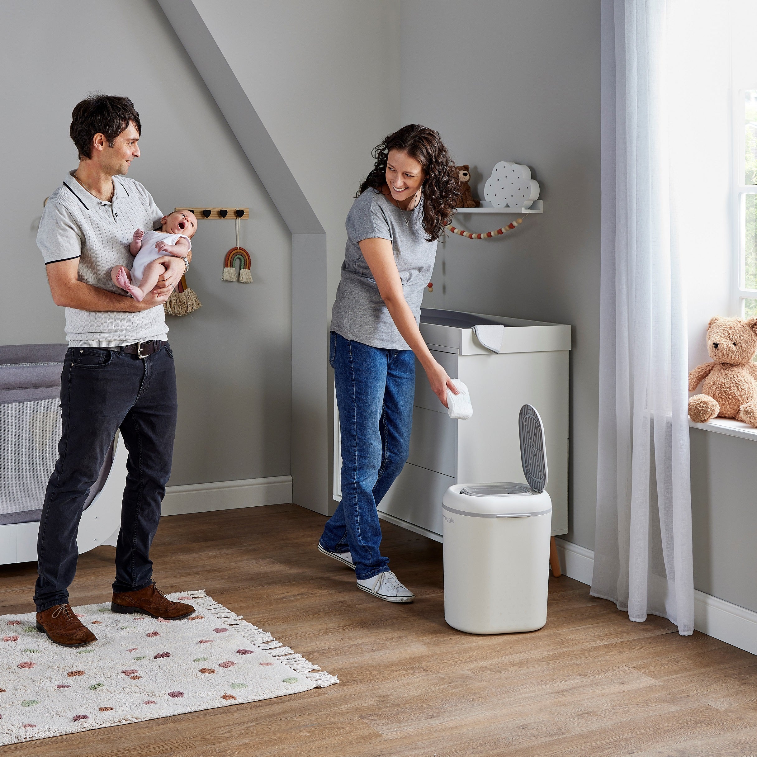 Shnuggle Eco-Touch Nappy Bin + Better Bag Bin Liners